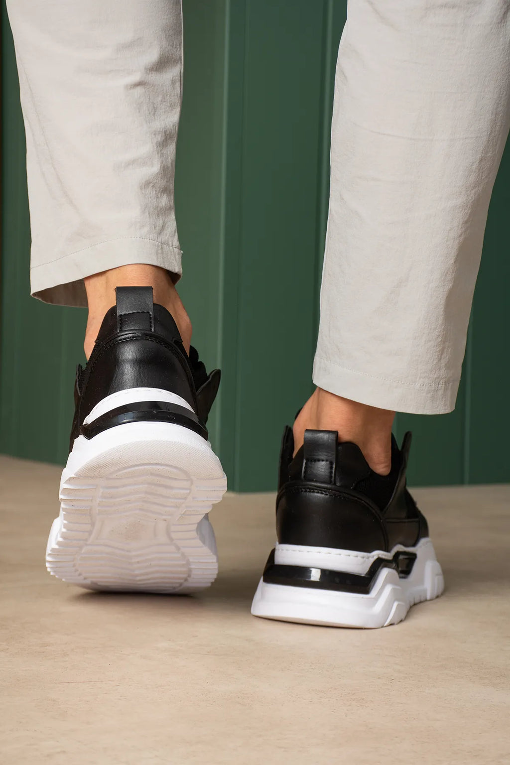 ZRC2617 - Premium Yüksek Kalite 5.5 cm Kalın Taban Erkek Sneaker Siyah Beyaz