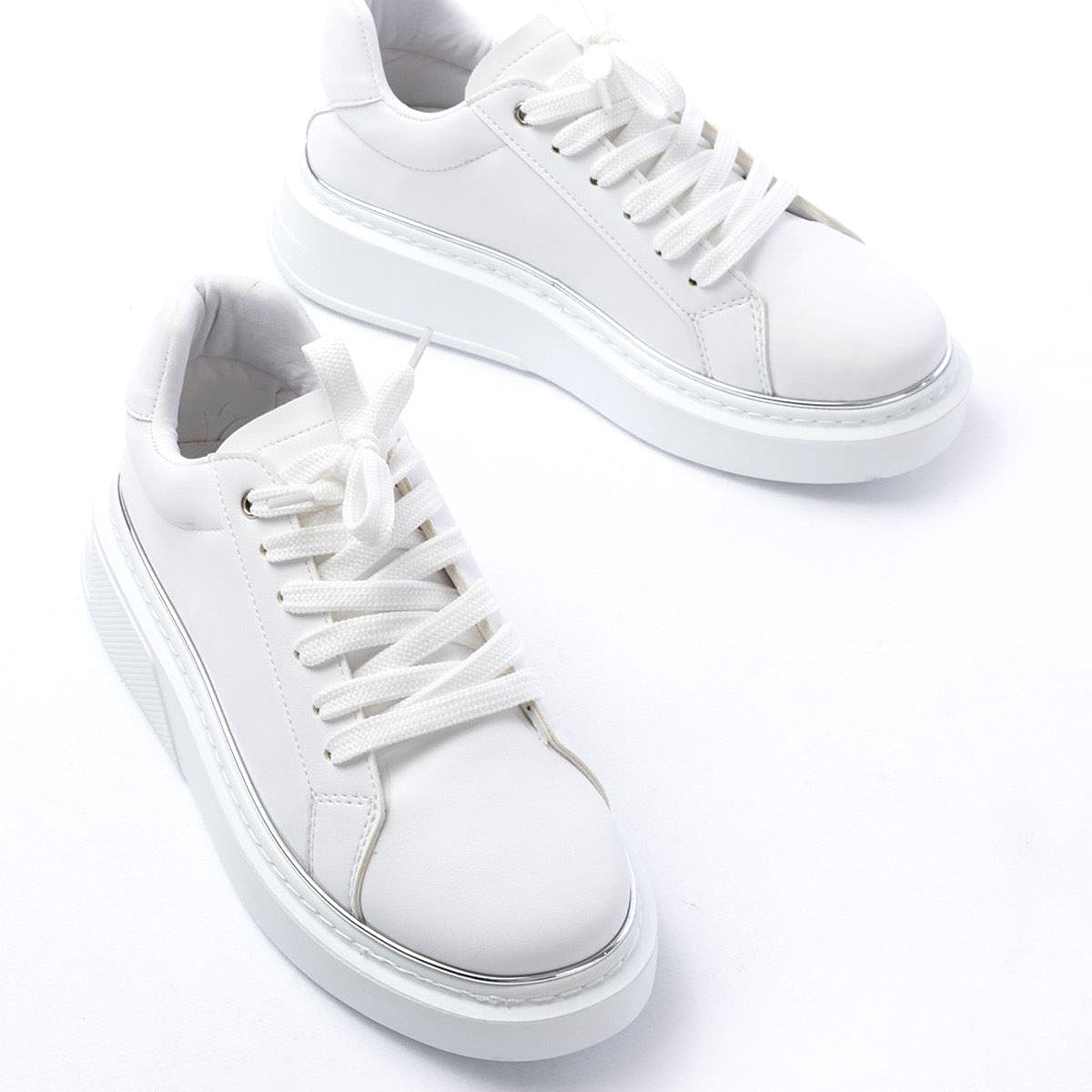 ZRİN-2435 Premium Beyaz Gümüş Bağcıklı Günlük Sneaker