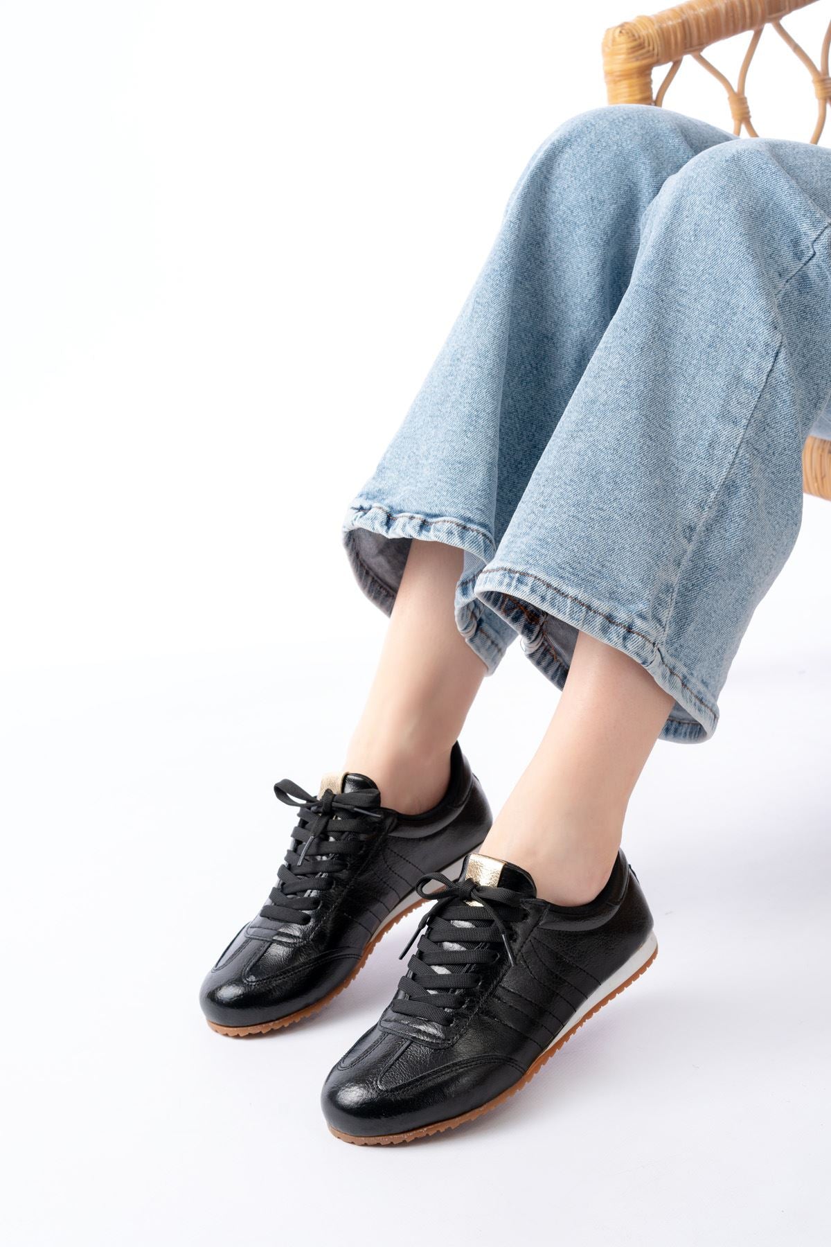 ZRİNM-1009 Premium Siyah Rugan Bağcıklı Kadın Sneaker