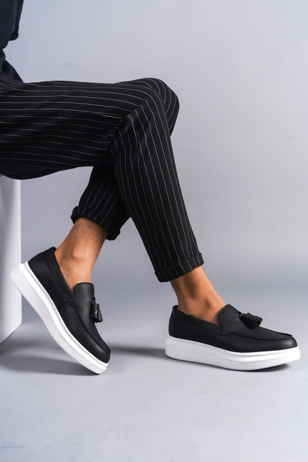 JY154 Blaze Laceless Tasseled Men's Casual Classic Shoes - Vegan Leather Black White