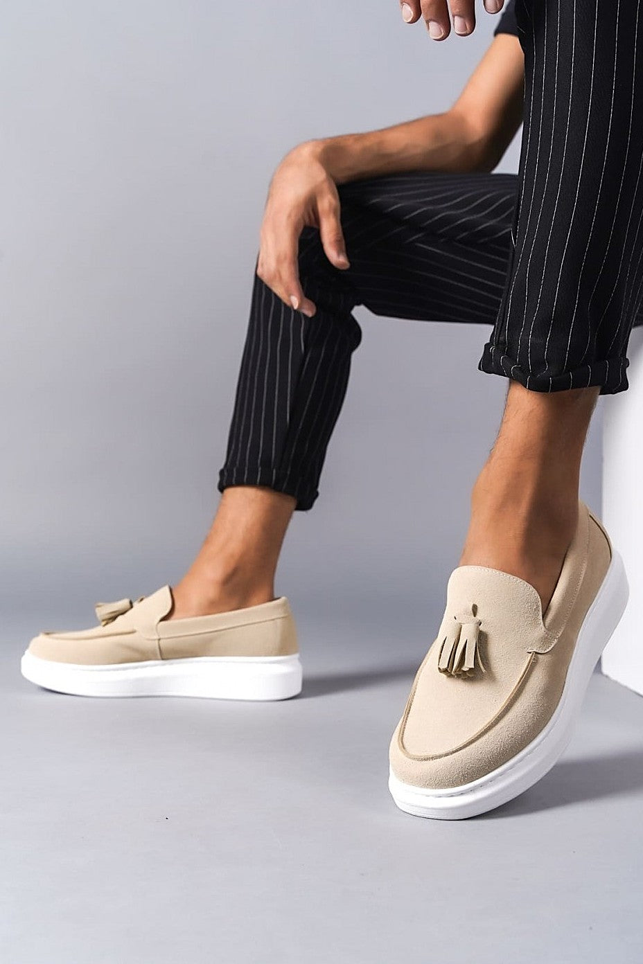 JY154 Blaze Laceless Tasseled Men's Casual Classic Shoes - Suede Cream
