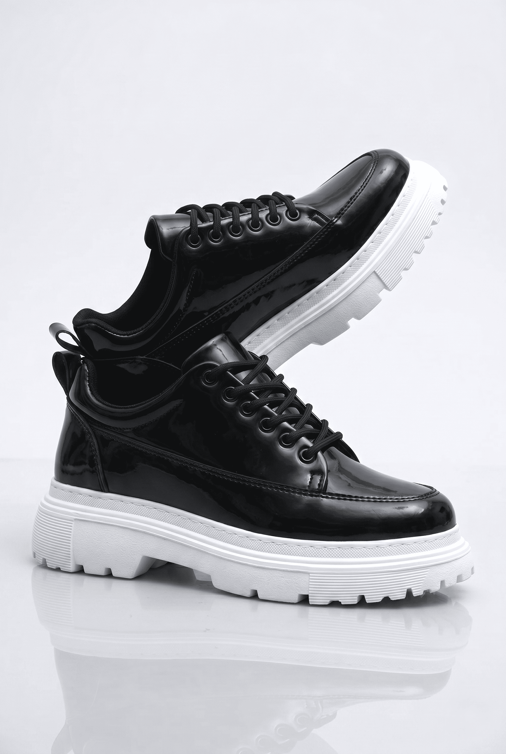 ZRK-702 Premium Siyah Beyaz Rugan Günlük Erkek Casual Sneaker