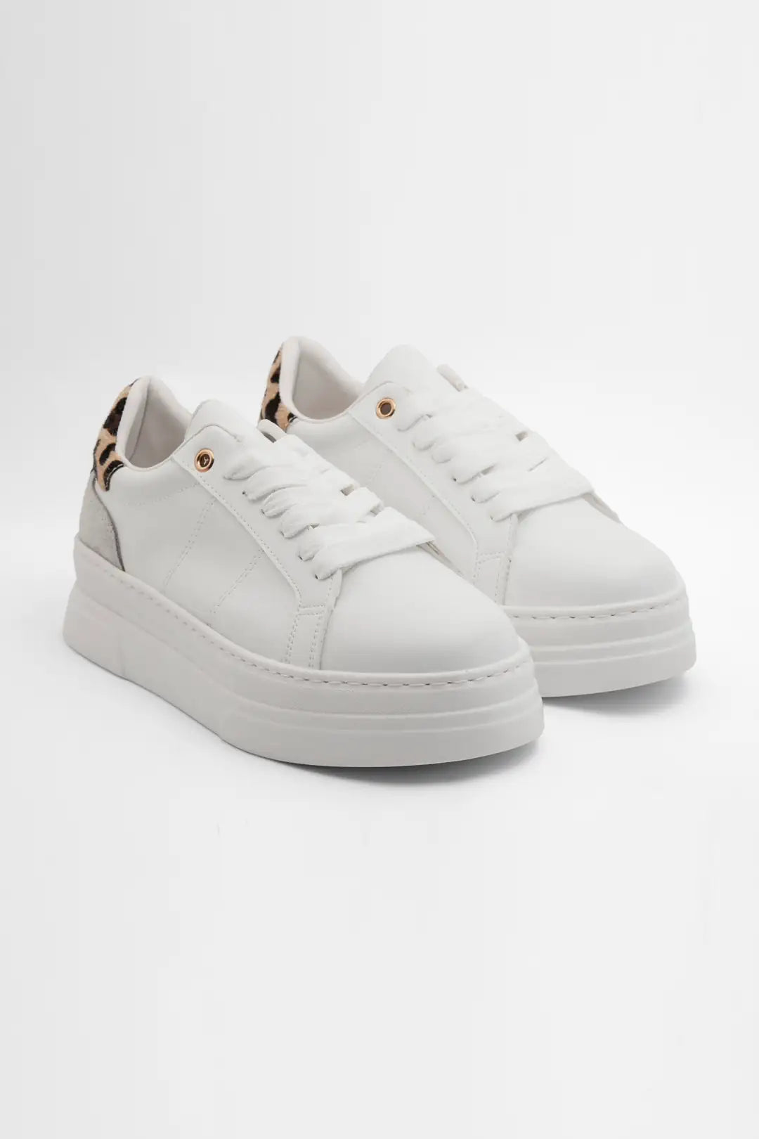 ZRNE-001 Premium Beyaz Rugan Bağcıklı Ortopedik Kadın Sneaker