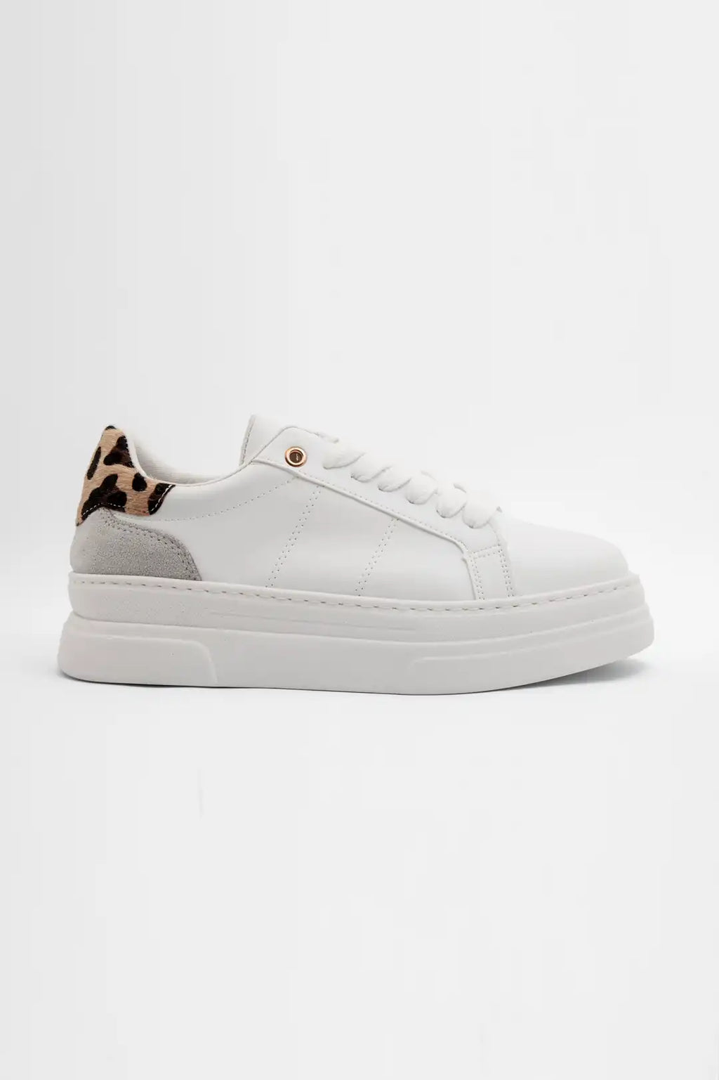 ZRNE-001 Premium Beyaz Rugan Bağcıklı Ortopedik Kadın Sneaker