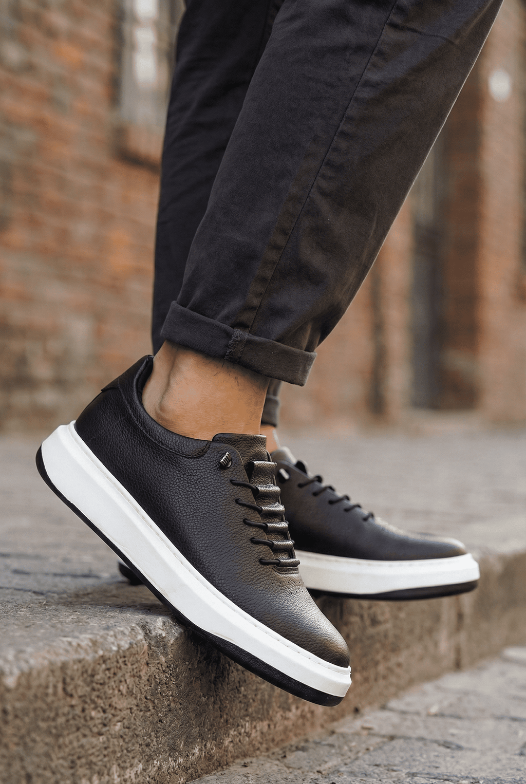 ZRNR-404 Urban Comfort Premium Bağcıksız Günlük Erkek Sneaker Siyah Beyaz